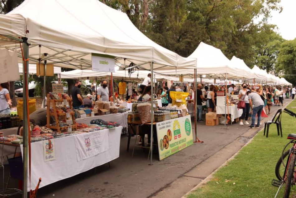 El fin de semana vuelven las propuestas de emprendedoras y emprendedores locales “Ferias y Mercados Arriba Rosario”